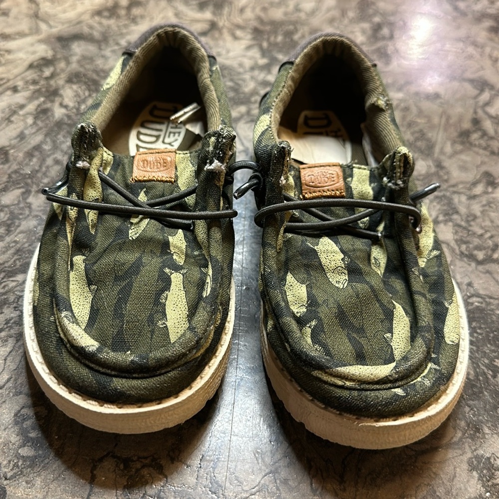 Size C10 Trout Fishing Hey Dudes